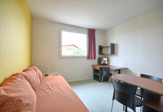 Studio bien placé 18m2