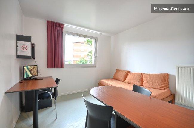 Studio tout équipé très bien placé 