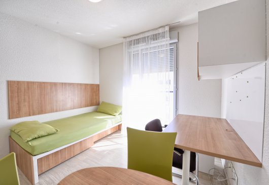 Studio agréable République