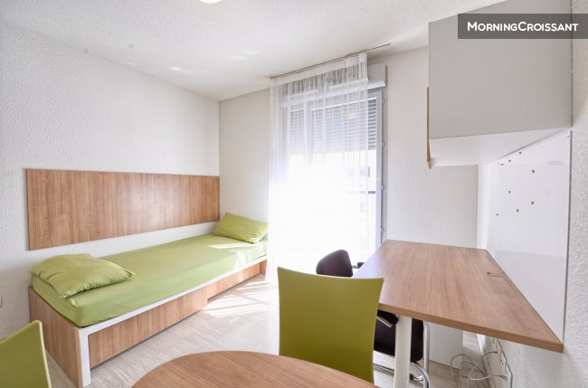 Studio agréable République