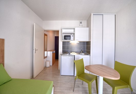 Studio moderne et lumineux