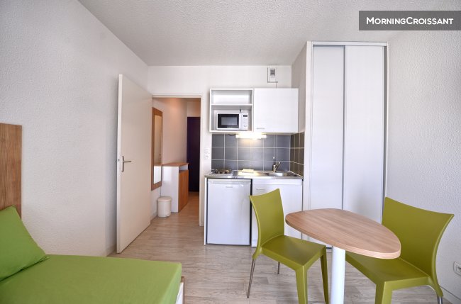 Studio moderne et lumineux